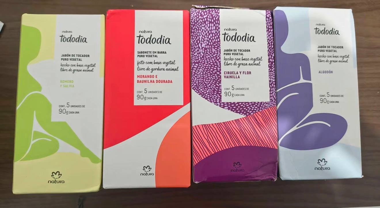 Quatro caixas Natura Tododia recebidas pela cliente